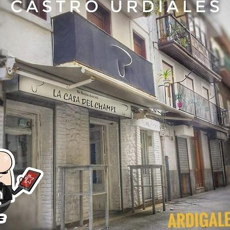 شقة Vivienda En El Casco Antiguo De كاسترو أورديالس المظهر الخارجي الصورة